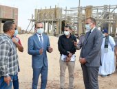 نائب محافظ سوهاج يشدد على العاملين بمشروعات "حياة كريمة" الالتزام بالإجراءات الاحترازية