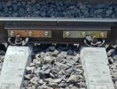 وزارة النقل: ربط قضبان السكة الحديد يتم باللحام وليس بوصلات خشبية