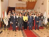 وفد من شباب الدارسين بالخارج يزور مجلس الدولة للتعرف على تاريخه ودوره