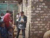 "حياة كريمة" ينهى معاناة سيدة تعول 4 أبناء بمحافظة الدقهلية.. نورا تبكى على الهواء بعد توفير مجموعة من رؤوس الأغنام لها.. الفرحة تعم المنزل والأبناء يحتضنون والدتهم بعد إدخال السعادة عليهم