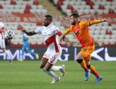 شوط أول سلبي بين جالاتا سراى ضد أنطاليا فى الدوري التركي