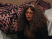 "وكل ما نفترق" الحلقة 14.. زينب تدّعى الجنون هربًا من السجن.. أحمد فهمى يدافع عن شرف زوجته نور.. محمد شرنوبى ينقذ ريهام حجاج.. ومأمونة تخطط للانتقام لأختها زينب بعد قتلها