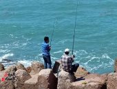 موجة حارة تضرب محافظة الإسكندرية.. والمواطنون يهربون للكورنيش.. فيديو وصور