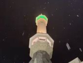 استمرار سقوط الأمطار على المعتمرين والمصلين فى المسجد الحرام.. فيديو