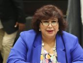 وزيرة الثقافة تكرم أسر الشهداء باحتفالية المركز القومى للسينما.. الأربعاء