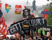 احتجاجات فى أوروبا بمناسبة عيد العمال.. خروج الآلاف فى 70 بلدة إسبانية بمشاركة 7وزراء.. متظاهرون يرتدون ملابس سوداء واعتقال 34 بفرنسا.. واشتباكات مع الشرطة فى إيطاليا.. وفعاليات ضد قيود كورونا بألمانيا.. فيديو