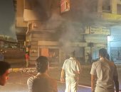 السيطرة على حريق بمحل تحف وخردوات بالعاشر من رمضان.. صور