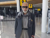 أشرف السعد يصل مطار القاهرة بعد فترة غياب عن مصر تجاوزت الـ26 عاما