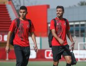 صور .. لاعبو الأهلى يتوجهون الى الإسكندرية أستعدادا لملاقة الاتحاد