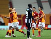 جالاتا سراي يحسم قمة بشكتاش بثلاثية بمشاركة مصطفى محمد في الدوري التركي