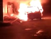 ندب الأدلة الجنائية لمعاينة حريق داخل معرض سيارات شرق الإسكندرية
