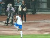 تلفزيون اليوم السابع يعرض انفعال شيكابالا على الجماهير وإشارته للحذاء.. فيديو