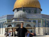 بدر بانون يدعم القضية الفلسطينية بصورة أمام قبة الصخرة