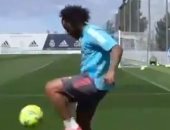 مارسيلو يحتفل بعيد ميلاده الـ33 بحركات مهارية خلال تدريبات ريال مدريد.. فيديو