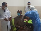 الرعاية الصحية تخصص 4 مراكز بمنشآتها فى الأقصر لتطعيم المواطنين ضد كورونا..صور