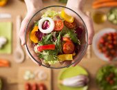 6 فوائد صحية لتناولك طبق السلطة الخضراء.. أبرزها تنظيم الهضم