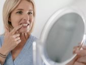 تعرف على أسباب ظهور البقع البيضاء على الأسنان وطرق الوقاية