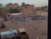 رئيس مدينة أبو تيج بأسيوط يستجيب لمناشدة بإزالة القمامة وإصلاح الصرف الصحى