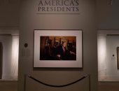 ظهور دونالد وميلانيا ترامب لأول مرة فى معرض اللوحات الرئاسية.. صور