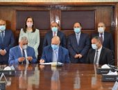 وزراء التنمية المحلية والتخطيط والمالية والإنتاج الحربى يشهدون توقيع عقود المنظومة الجديدة للمخلفات.. الوزير مرسى: سنتغلب على مشاكل تراكم المخلفات.. الفريق التراس: تخلص آمن من المخلفات.. صور