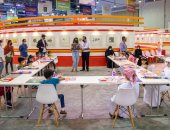 الأطفال يتحدون كورونا بالقراءة والورش الثقافية.. صور