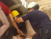قوات الحماية المدنية تنقذ سيدة عالقة بعقار منهار في الإسكندرية