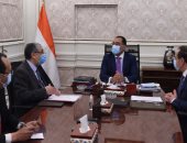 رئيس الوزراء يتابع موقف مشروعات وزارتى الكهرباء والبترول ضمن "حياة كريمة"