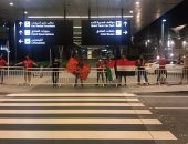 جماهير الأهلي بالدوحة تستقبل اللاعبين بالمطار.. صور