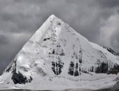 الثلج فى الصيف سياحة التبت تبهر العالم بتضاريس جبل سابو الجليدى 