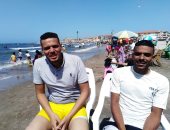 رواد رأس البر: سعداء بعودة فتح الشاطئ بعد إغلاق عام ونصف بسبب كورونا