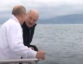 بوتين ورئيس بيلاروسيا يخوضان جولة بحرية على يخت بـ"سوتشى".. فيديو