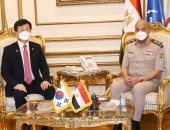 وزير الدفاع يلتقى وزير برنامج إدارة المشتريات الدفاعية لجمهورية كوريا الجنوبية.. فيديو