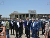 وزير التنمية المحلية يتابع أعمال تطوير ورصف الطرق بالمنطقة الاستثمارية في بنها