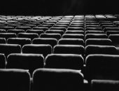 حكومة طوكيو تخفف إجراءات الإغلاق وتوافق على إعادة تشغيل دور السينما 