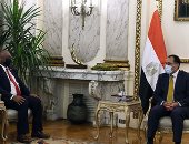 رئيس الوزراء يلتقى وزير الاتصالات السودانى ويشهد توقيع مذكرة تفاهم
