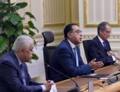 الحكومة تطمئن أولياء أمور الثانوية العامة.. رئيس الوزراء: الرئيس السيسى وجه بالمزج بين المنظومة الرقمية والورقية.. والامتحانات هذا العام تعتمد على الفهم.. والتصحيح سيكون الكترونيا لضمان عدم تدخل العنصر البشرى