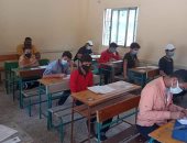 طلاب الشهادة الإعدادية بالقاهرة يؤدون اليوم امتحانى الجبر والتربية الفنية