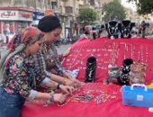 بنات شبرا الجدعان.. إسراء وفرح ونغم حولوا عربيتهم بازار إكسسوارات "فيديو"