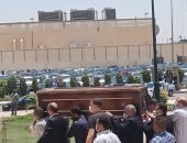 جبالى ومدبولى وعدد من الوزراء يشاركون فى تشييع جثمان والدة رئيس "الشيوخ".. فيديو