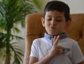 طفل يصبح أصغر معلم للغة الإشارة فى سن الخامسة بالأردن.. اعرف التفاصيل 