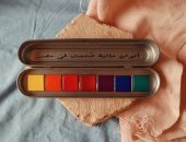نجلاء" تحارب المستورد بتصنيع ألوان مائية مصرية لتخفيف العبء عن طلبة الفنون 