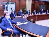 وزير البترول يستعرض خطوات تنفيذ مشروع مجمع البحر الأحمر للبتروكيماويات