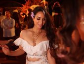 وصلة رقص جديدة بالأبيض لـ"بسنت شوقي" في حفل زفافها.. فيديو وصور