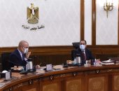 رئيس الوزراء يتابع مخططات تطوير الطرق والمحاور المرورية بمحافظة الجيزة.. صور