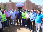 حياة كريمة..انطلاق أعمال إعادة إعمار قريتى جورمشين والجزائر بالوادى الجديد..صور