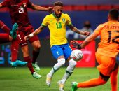 البرازيل ضد فنزويلا.. نيمار يضيف هدف السيليساو الثانى من ركلة جزاء "فيديو"