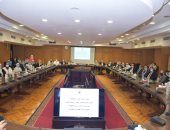 رئيس جامعة القاهرة يرأس مجلس كلية طب قصر العينى ويستعرض مشروعات التطوير 