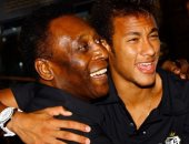 بيليه يدعم نيمار للفوز بكوبا أمريكا: أشجعه وأشعر بالسعادة عندما يلعب كرة القدم