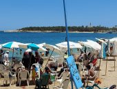 الإسعاف فى خدمة المصيفين.. شواطئ الإسكندرية المجانية تؤمن الرواد.. لايف