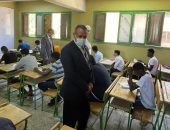 السفير السودانى يتفقد امتحانات الشهادة السودانية بالجيزة.. صور
